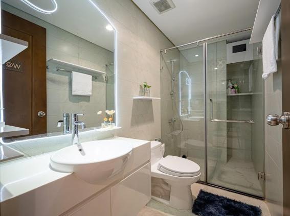 Enay Apartment - Vinhomes Central Park - Landmark Хошимин Экстерьер фото